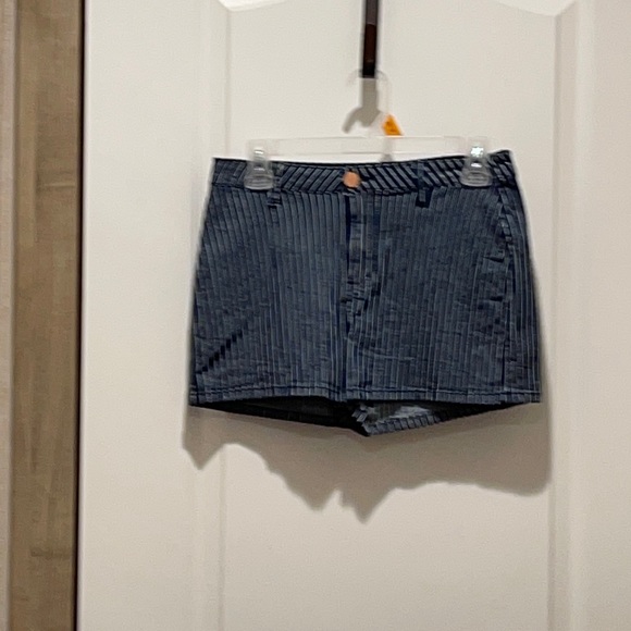 YMI Shorts - Picture 1 of 5
